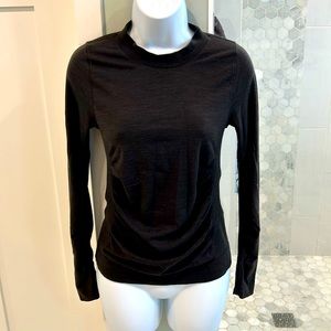 Super flattering Athleta top!
